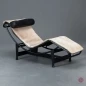 Preview: Cassina LC4 Le Corbusier Liege mit Fellauflage Beige gebraucht Preview: Cassina LC4 Le Corbusier Liege mit Fellauflage Beige gebraucht