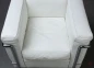Preview: Cassina LC2 Sessel mit weißem Leder chairmondo