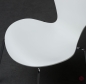 Preview: Fritz Hansen Serie 7 Stuhl in Weiß neu lackiert - gebraucht