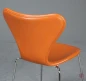 Preview: Fritz Hansen Serie 7 Leder Stuhl in Cognac Orange Preview: Fritz Hansen Serie 7 Leder Stuhl in Cognac Orange
