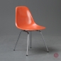 Preview: Herman Miller Eames Side Chair aus Fiberglas Orange gebraucht