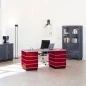 Preview: Müller Möbelfabrikation TB228 Stahl Schreibtisch in rot Interieurbild