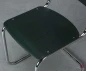 Preview: Thonet-S43-Freischwinger-Stuhl-in-Smaragdgrün-Sonderfarbe-bei-chairmondo-Detailansicht-Sitzfläche