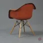 Preview: Vitra DAX Fiberglas Armchair Orange mit Eiffel Gestell gebraucht