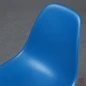 Preview: Vitra Side Chair DSW in Blau mit schwarzem Ahorn Gestell gebraucht