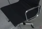 Preview: Vitra EA 117 Aluminium Chair Bürostuhl Hopsak Stoff Schwarz gebraucht
