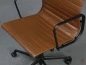 Preview: Vitra EA 117 Aluminium Chair mit braunem Leder Gestell Schwarz gebraucht