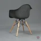 Preview: Vitra DAW Fiberglas Armchair in Elephant Hide Grey mit Holzgestell gebraucht
