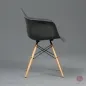 Preview: Vitra DAW Fiberglas Armchair in Elephant Hide Grey mit Holzgestell gebraucht