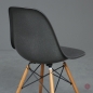 Preview: Vitra Fiberglas Side Chair in Elephant Grey mit Ahorn Gestell gebraucht