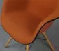 Preview: Vitra DAX Fiberglas Armchair Orange mit Eiffel Gestell gebraucht