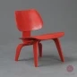 Preview: Vitra Plywood LCW Lounge Chair rot lackiert gebraucht