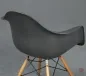 Preview: Vitra DAW Fiberglas Armchair in Elephant Hide Grey mit Holzgestell gebraucht