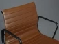 Preview: Vitra EA 117 Aluminium Chair mit braunem Leder Gestell Schwarz gebraucht
