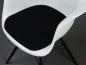 Preview: Vitra Eames Plastic Armchair in Weiß mit schwarzem Sitzpolster gebraucht