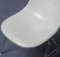 Preview: Vitra Eames Side Chair Beige Fiberglas DSS Stacking Base gebraucht