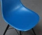 Preview: Vitra Side Chair DSW in Blau mit schwarzem Ahorn Gestell gebraucht
