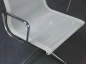 Preview: Vitra EA 108 Aluminium Chair mit weißem Netz gebraucht Preview: Vitra EA 108 Aluminium Chair mit weißem Netz gebraucht