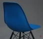 Preview: Vitra Side Chair DSW in Blau mit schwarzem Ahorn Gestell gebraucht