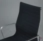 Preview: Vitra EA 119 Bürostuhl mit schwarzem Hopsak gebraucht