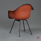 Preview: Vitra DAX Fiberglas Armchair Orange mit Vollpolster Gestell schwarz gebraucht