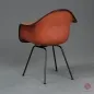 Preview: Vitra DAX Fiberglas Armchair Orange mit Vollpolster Gestell schwarz gebraucht