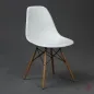 Preview: Vitra Side Chair DSW in Weiß mit hellem Ahorn Gestell gebraucht