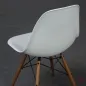 Preview: Vitra Side Chair DSW in Weiß mit hellem Ahorn Gestell gebraucht