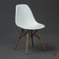 Preview: Vitra Side Chair DSW in Weiß mit hellem Ahorn Gestell gebraucht