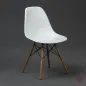 Preview: Vitra Side Chair DSW in Weiß mit hellem Ahorn Gestell gebraucht