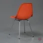Preview: Vitra Eames Side Chair Orange Fiberglass mit Metallgestell gebraucht