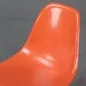 Preview: Vitra Eames Side Chair Orange Fiberglass mit Metallgestell gebraucht