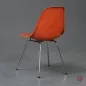 Preview: Vitra Eames Side Chair Orange Fiberglass mit Metallgestell gebraucht