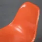 Preview: Vitra Eames Side Chair Orange Fiberglass mit Metallgestell gebraucht