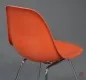 Preview: Vitra Eames Side Chair Orange Fiberglass mit Metallgestell gebraucht