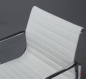 Preview: Vitra EA 104 Aluminium Chair Hopsak Elfenbein gebraucht