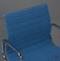 Preview: Vitra EA 104 Aluminium Chair Hopsak Blau gebraucht