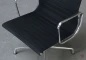 Preview: Vitra EA 107 Aluminium Chair Hopsak Schwarz Alu poliert gebraucht Preview: Vitra EA 107 Aluminium Chair Hopsak Schwarz Alu poliert gebraucht