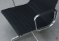 Mobile Preview: Vitra EA 108 Aluminium Chair Hopsak + Armauflagen Schwarz aus 2013 gebraucht