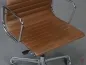 Preview: Vitra EA 117 Aluminium Chair mit braunem Leder Gestell verchromt gebraucht