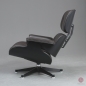 Preview: Vitra Eames Lounge Chair Schwarz mit dunkelbraunem Leder gebraucht