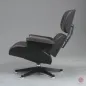 Preview: Vitra Eames Lounge Chair Schwarz mit dunkelbraunem Leder gebraucht