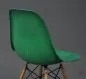 Preview: Vitra Eames Side Chair Fiberglass Grün mit Holzgestell gebraucht