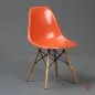 Preview: Vitra Eames Side Chair Orange Fiberglass mit Holzgestell gebraucht