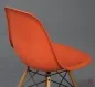 Preview: Vitra Eames Side Chair Orange Fiberglass mit Holzgestell gebraucht