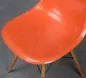 Preview: Vitra Eames Side Chair Orange Fiberglass mit Holzgestell gebraucht