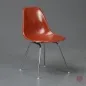 Preview: Vitra Eames Side Chair Terracotta Rot Fiberglass mit Metallgestell gebraucht