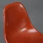 Preview: Vitra Eames Side Chair Terracotta Rot Fiberglass mit Metallgestell gebraucht