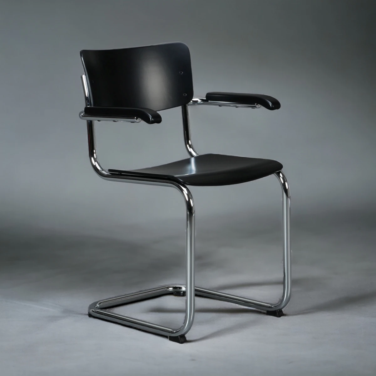 Thonet S43 F Freischwinger Schwarz