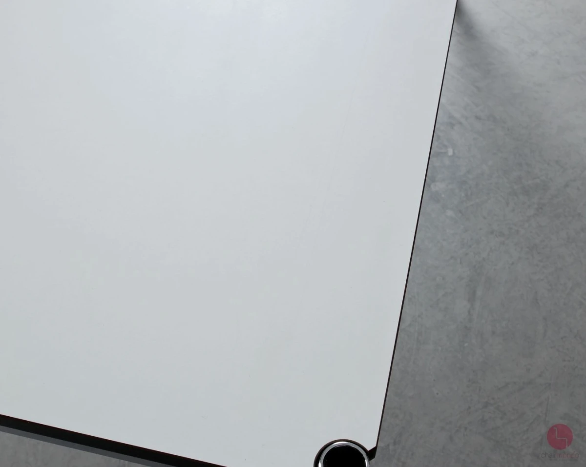 USM Haller Schreibtisch 150 x 75 cm mit weißer Platte gebraucht